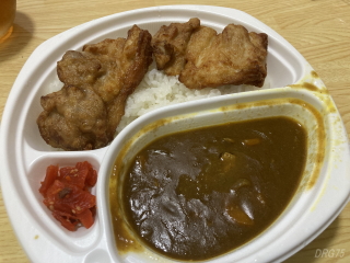 横浜市弘明寺からあげ小太郎の唐揚げカレー