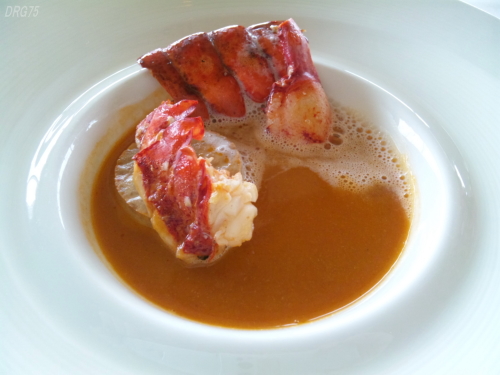 レ・セゾン大阪のオマール海老のスープ