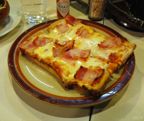 福富町イタリーノのピザ