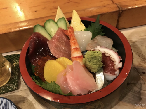 横浜の貴舟寿司の海鮮丼