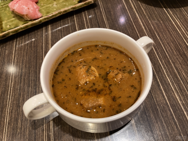 横浜ベイシェラトンのコンパス特製牛バラ肉のスープカレー