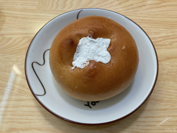 弘明寺フリアンドサンドーレのコーヒークリームパン