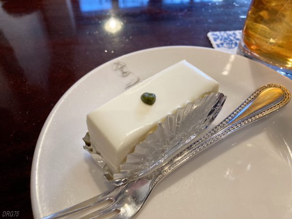 赤坂しろたえ行列のチーズケーキ