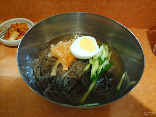 横浜駅エキニア地下のソウルの冷麺