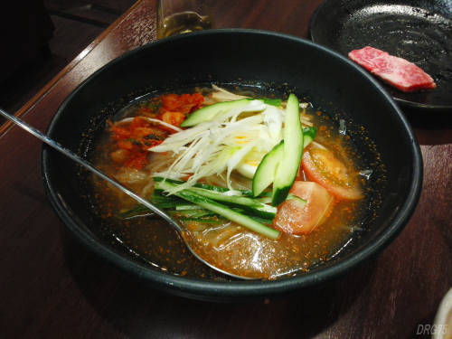 横浜市関内の牛ママの冷麺