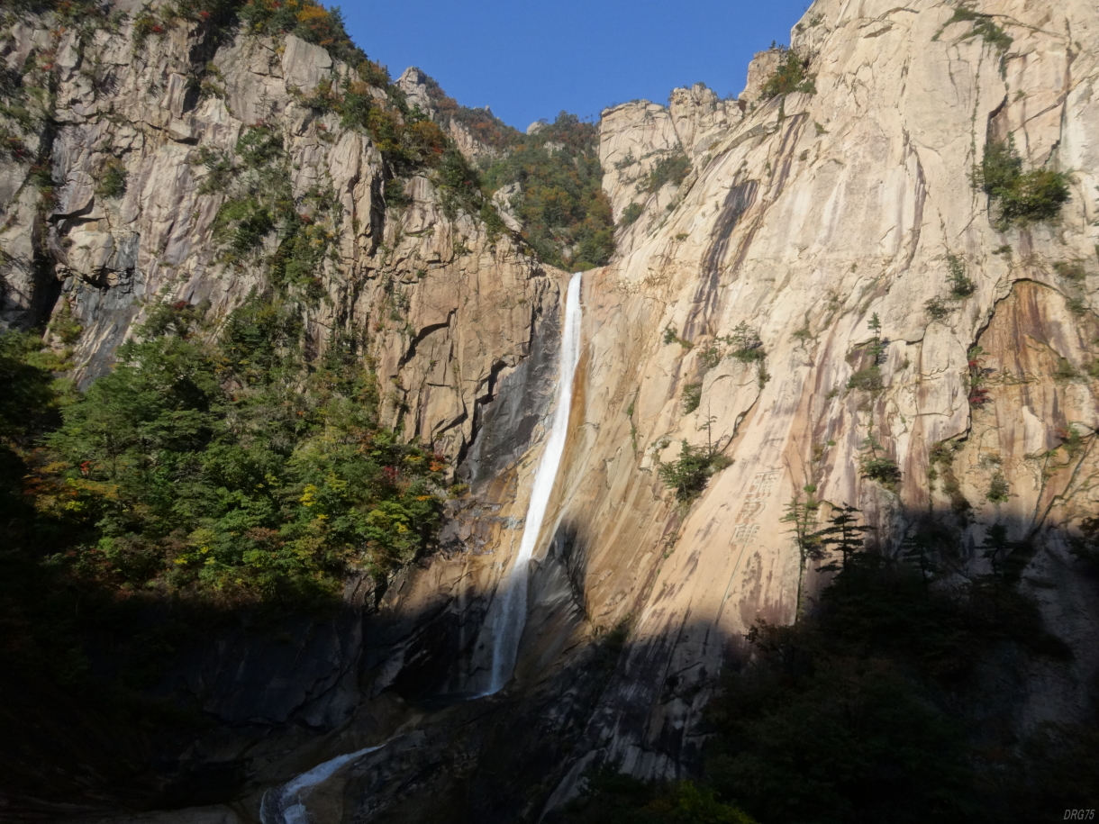 北朝鮮金剛山の九龍の滝